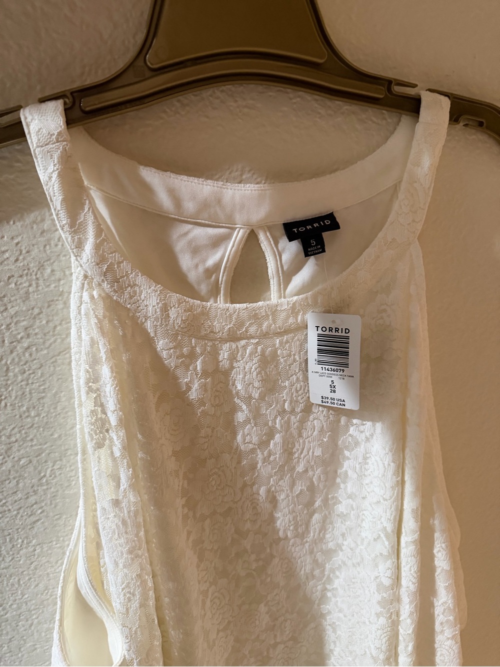 Torrid Ivory Lace Keyhole Tank